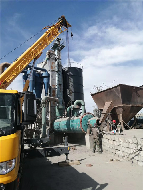 龙湾区设备搬运等各类工程项目中，吊车起着关键作用