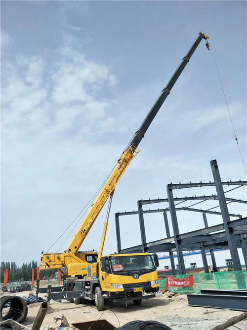 龙湾区超高层建筑钢结构吊装案例